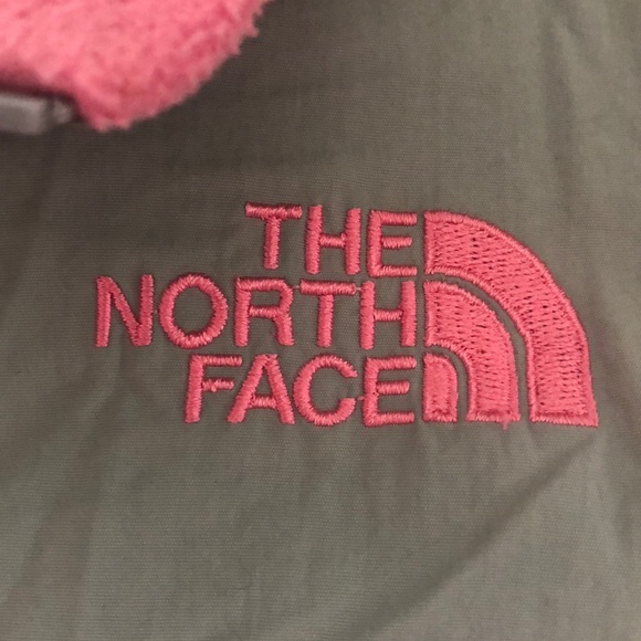 Girls North Face Fleece Jacket - Picture 2 of 6
